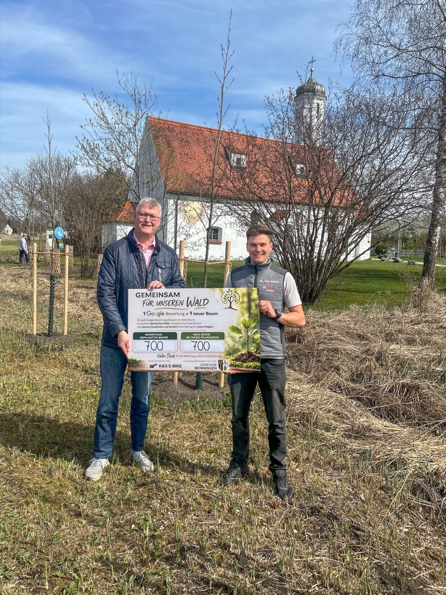 Baumspende von R & S E-Bike für die Aktion Gemeinsam für unseren Wald